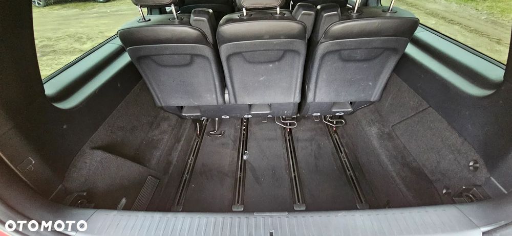 Mercedes-Benz Klasa V - 25