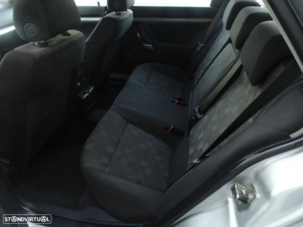 Opel Vectra GTS 1.9 CDTi - 8