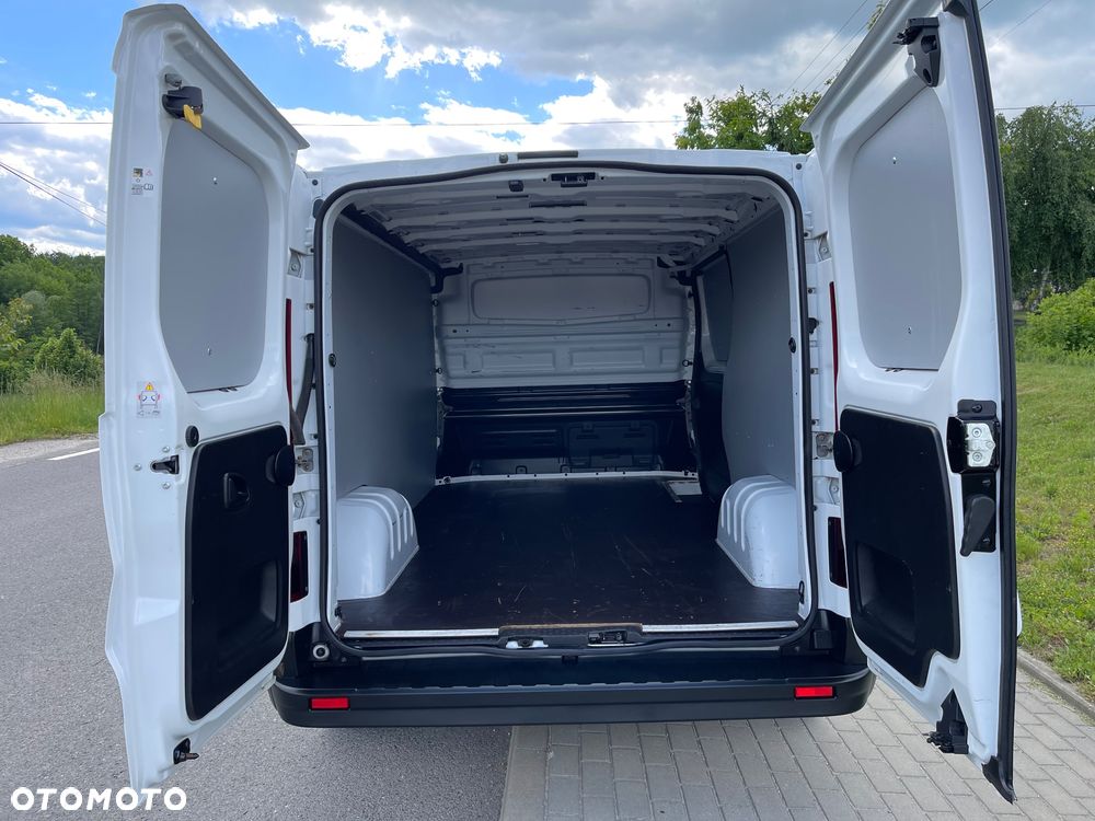 Nissan NV300 - 16