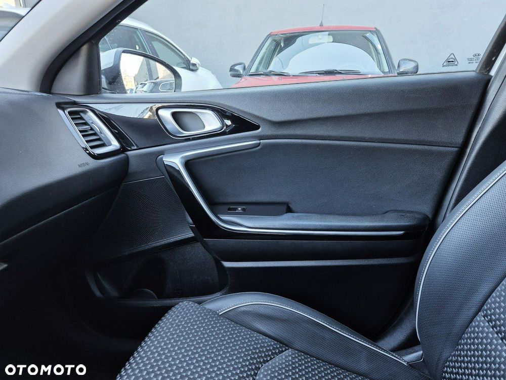 Kia Ceed 1.6 GDI PHEV L Business Line DCT - 31