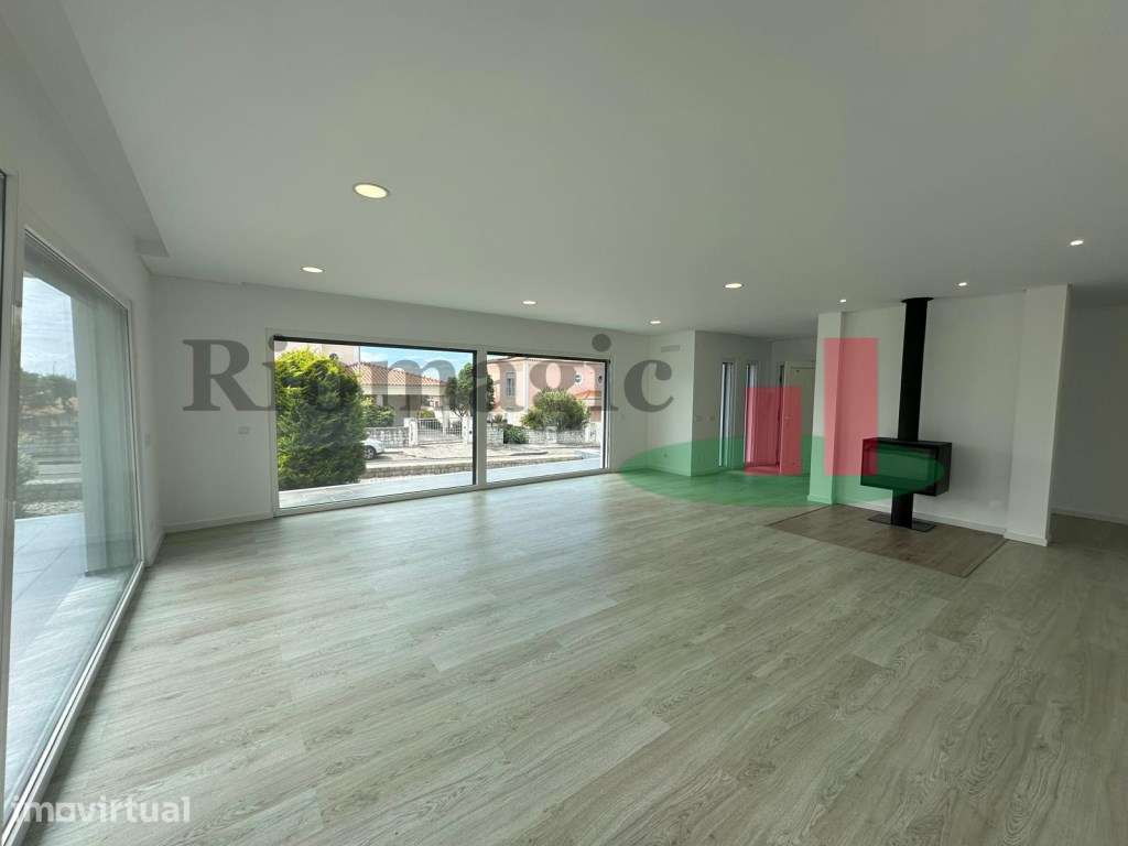 Moradia V4 na Urbanização Colina Verde - Caldas da Rainha - Grande imagem: 3/34