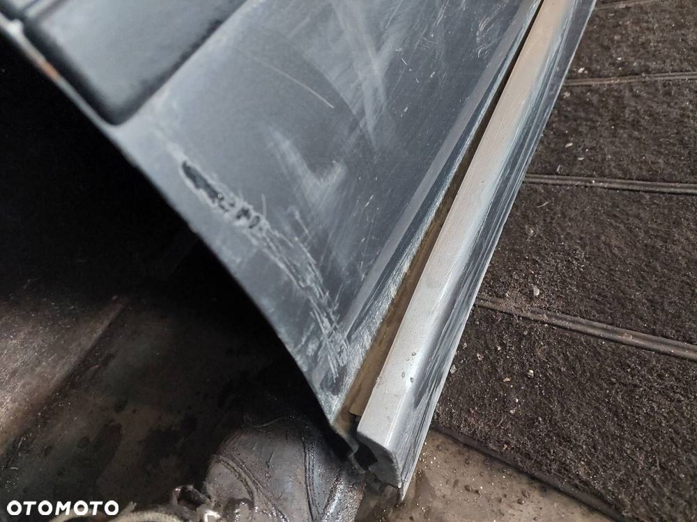 DRZWI KOMPLETNE PRAWY PRZÓD SKODA SUPERB I 9152 - 4