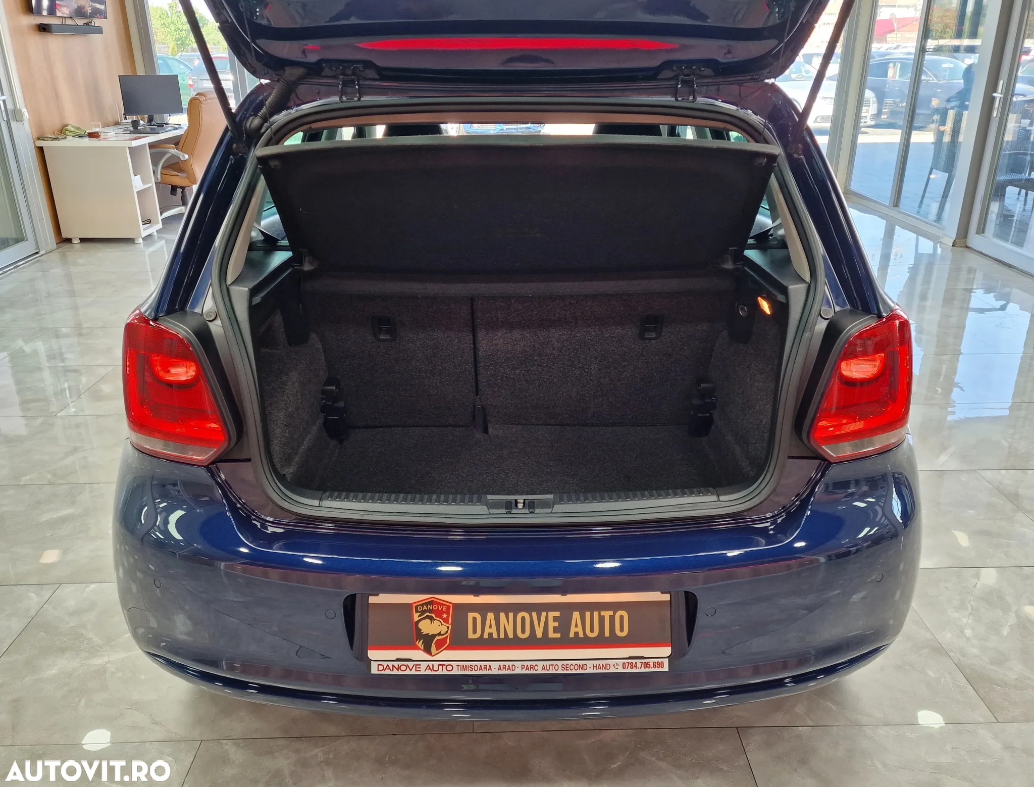 Volkswagen Polo 1.2 Attractive - 12