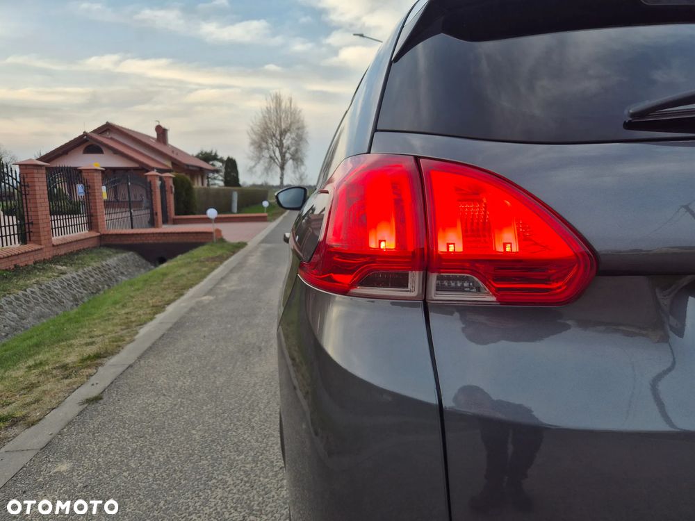 Peugeot 2008 PureTech 82 Style - 21