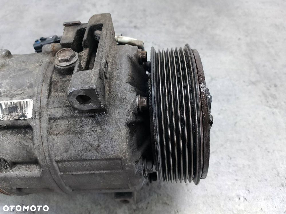 POMPA, SPRĘŻARKA KLIMATYZACJI RENAULT LAGUNA III 8200890987 2.0 DCI - 4