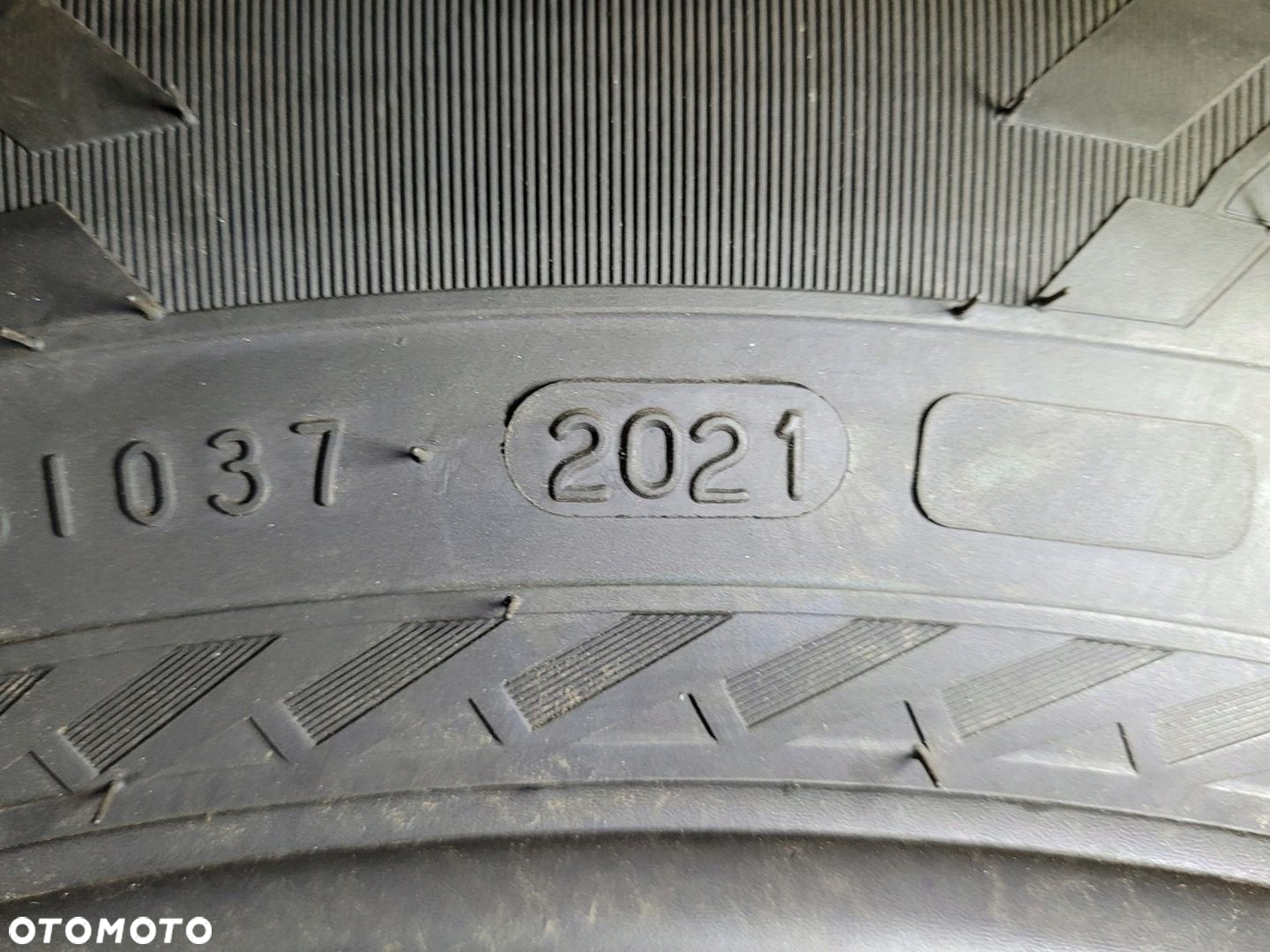 1x Nokian Tyres Line SUV 235/60R16 100H L864A - 7