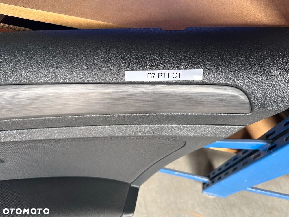 Tapicerka, boczek drzwi prawy tył VW Golf VII 7 - 2