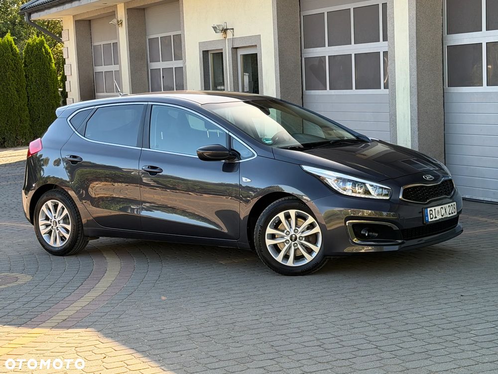 Kia Ceed 1.6 GDI Dream-Team Edition - 19