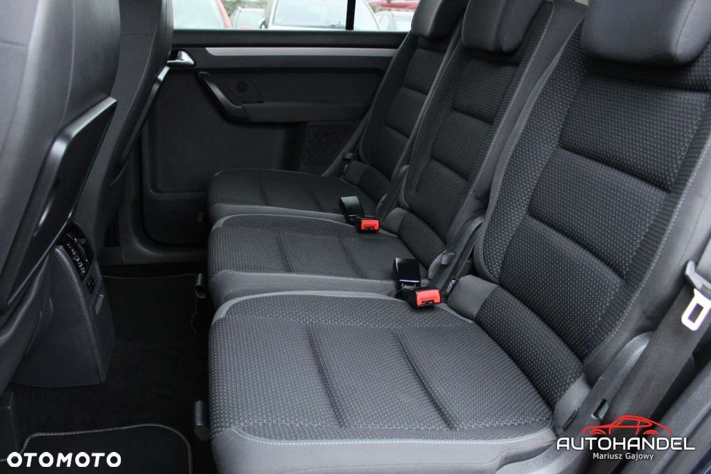 Volkswagen Touran - 19
