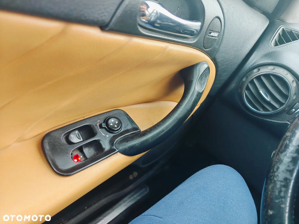 Alfa Romeo 147 1.9 JTD 16V Black Line - 23