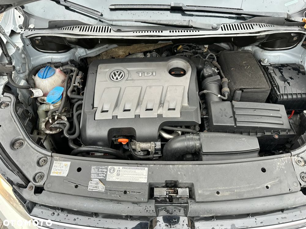 Volkswagen Touran 1.6 TDI DPF STYLE - 4