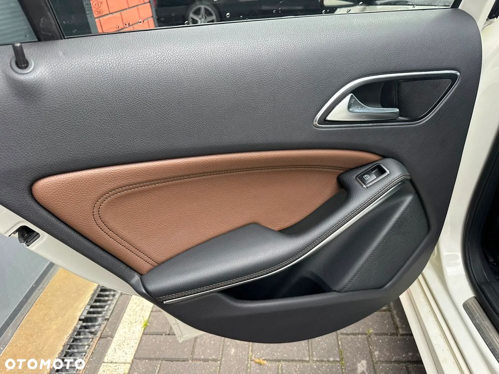 Mercedes-Benz Klasa A 180 CDI 7G-DCT AMG Line - 20