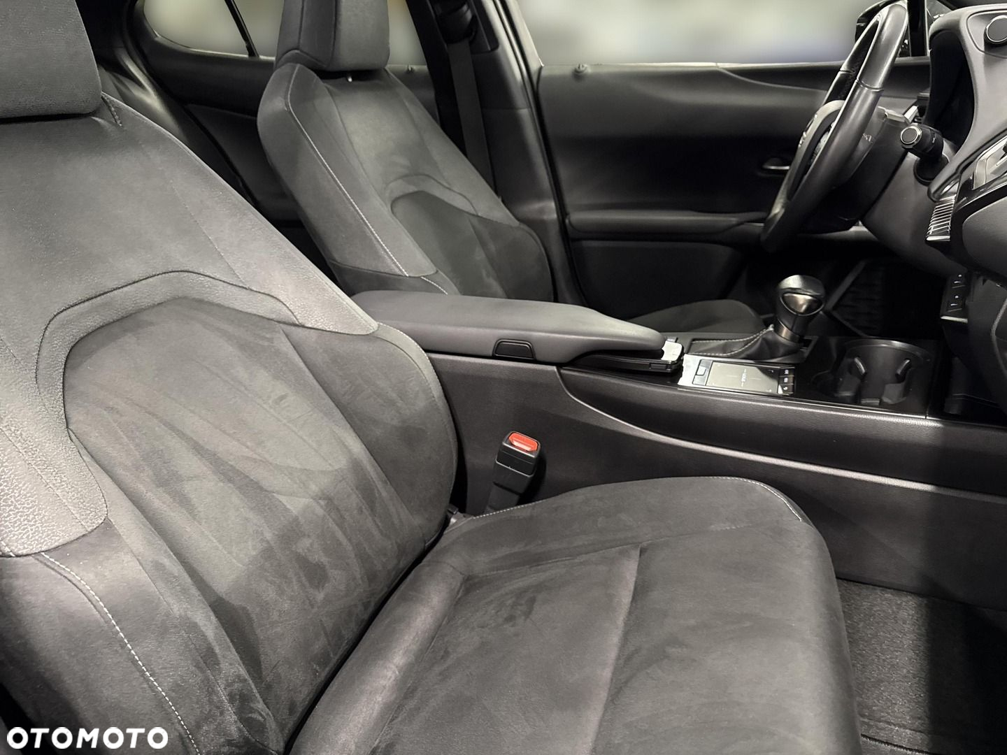 Lexus UX 200 Optimum 2WD - 18