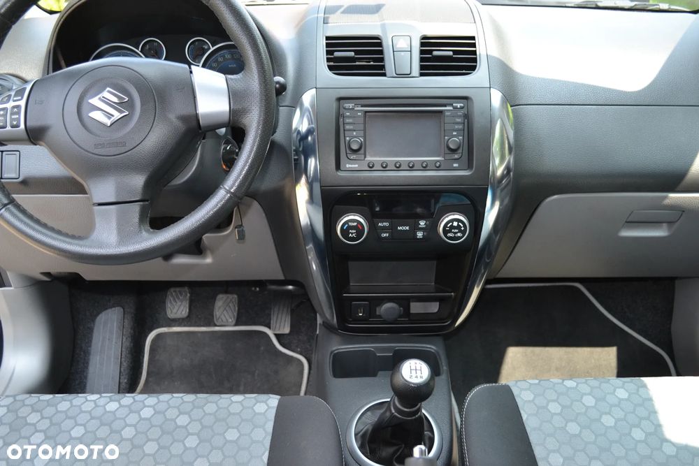 Suzuki SX4 1.6 Premium 4WD - 9