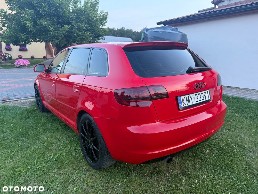 Audi A3 Sportback 1.6 TDI DPF Attraction - 3