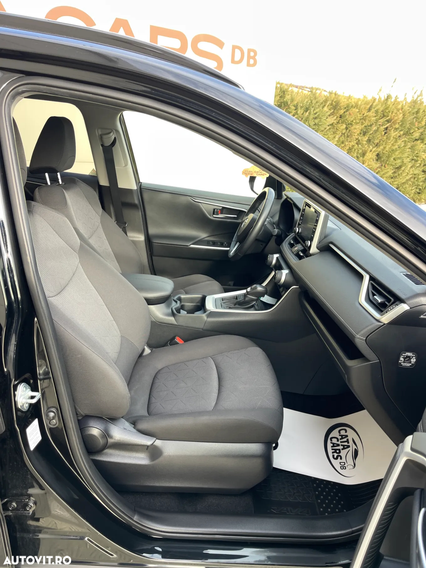 Toyota RAV4 - 22