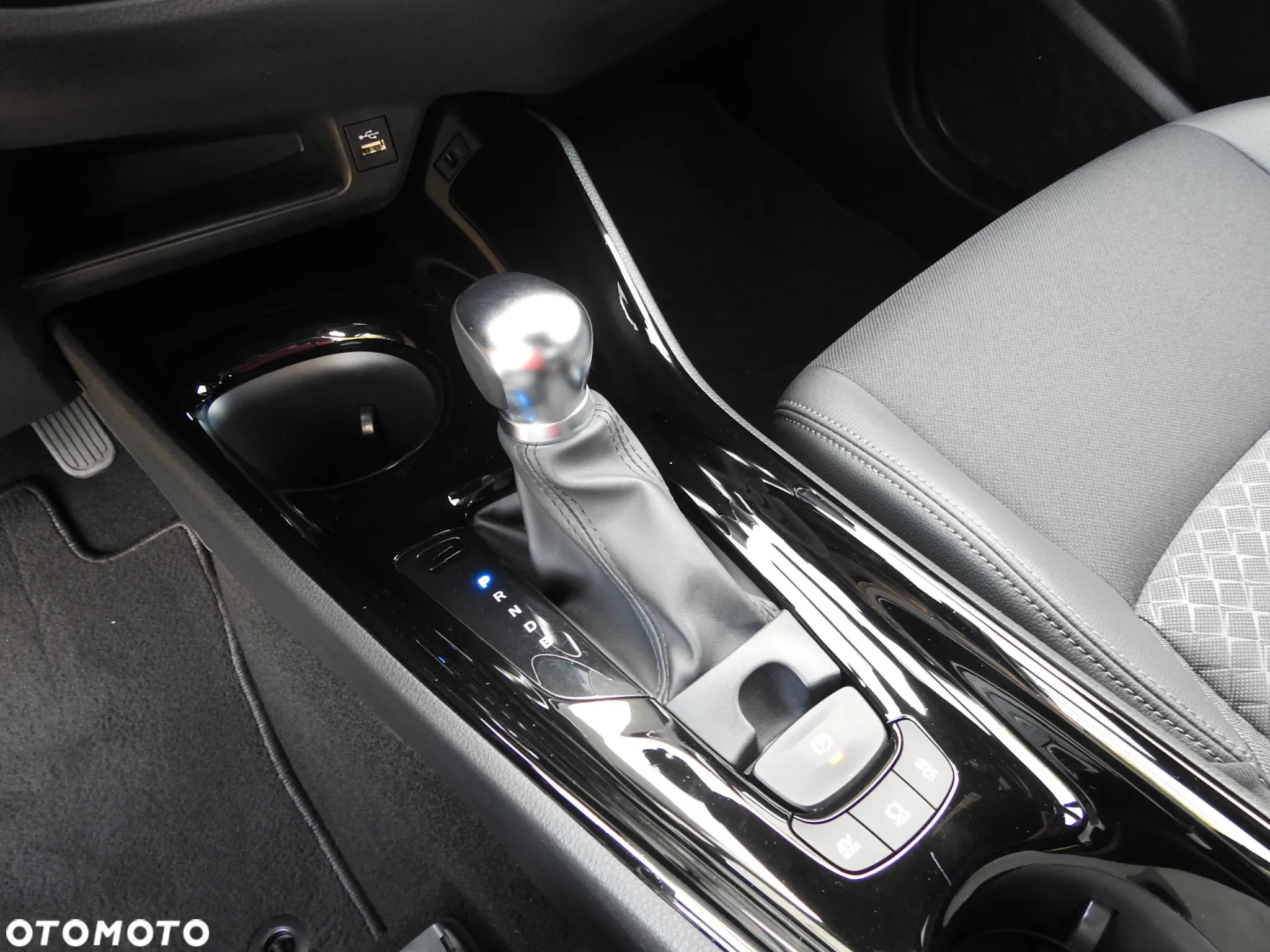 Toyota C-HR 1.8 Hybrid Style - 30