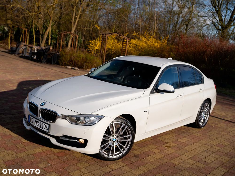BMW Seria 3 318d Sport Line - 15
