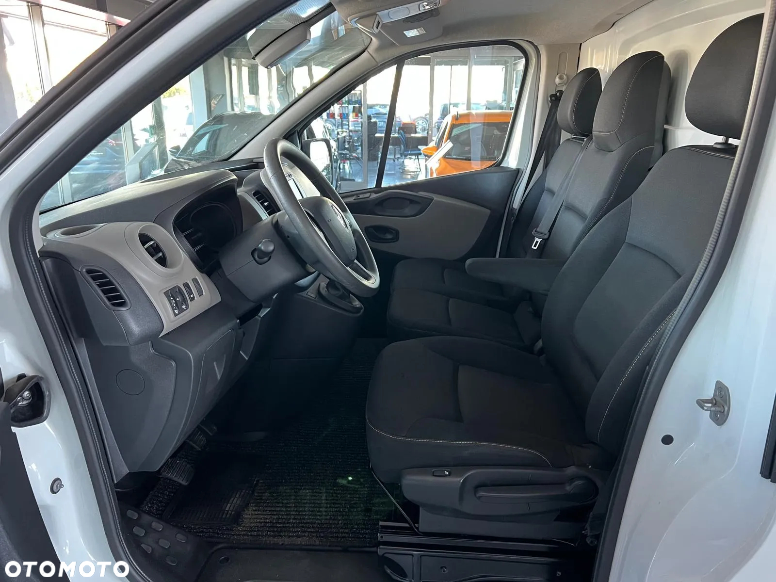 Renault Trafic - 22