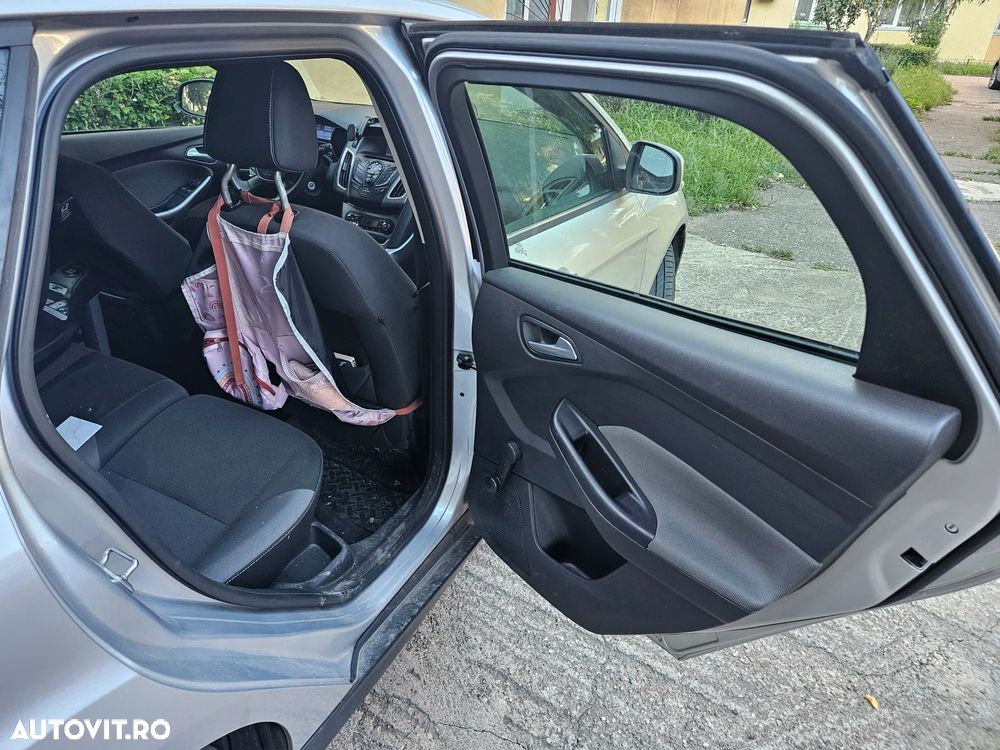 Ford Focus Turnier 1.6 TDCi ECOnetic 88g Start-Stopp-Sy Trend - 12