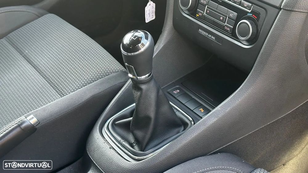 VW Golf 1.6 TDi DPF Comfortline - 12