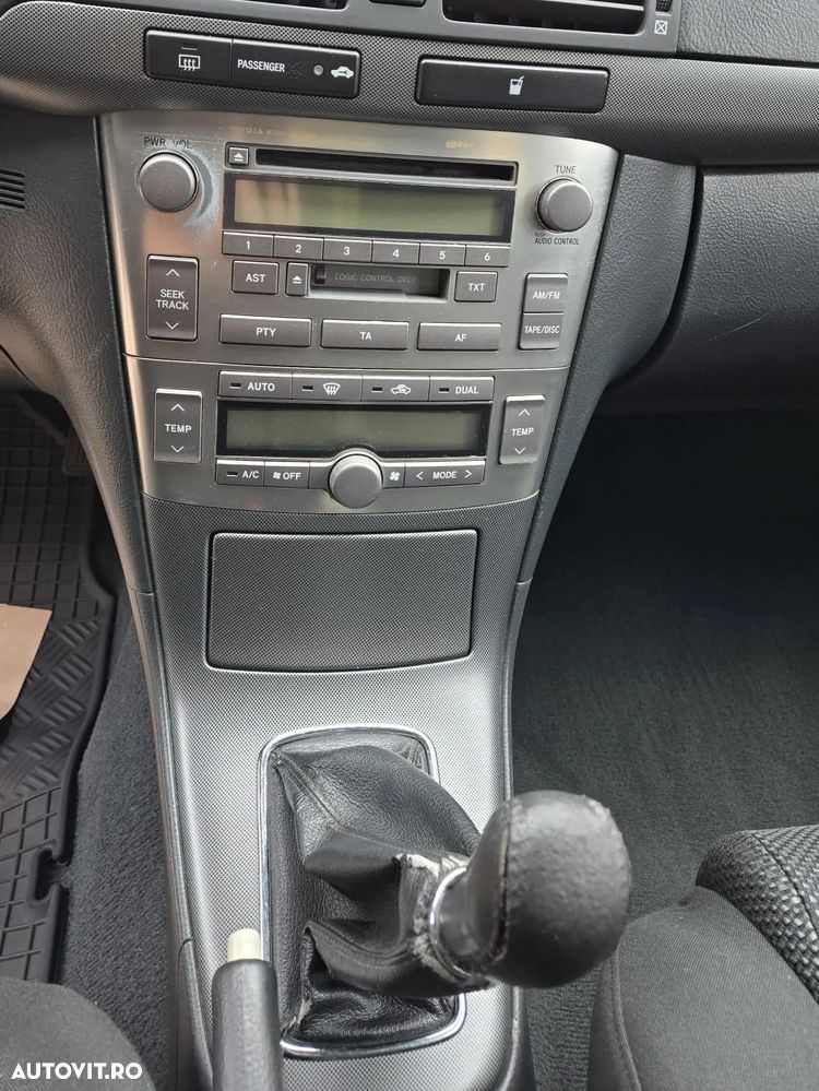 Toyota Avensis 2.0 D-4D C - 7