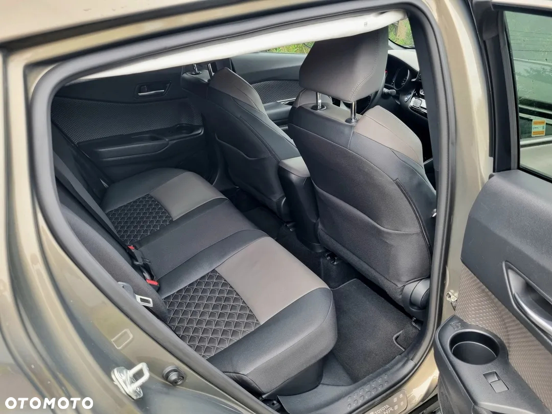 Toyota C-HR 2.0 Hybrid Executive - 24