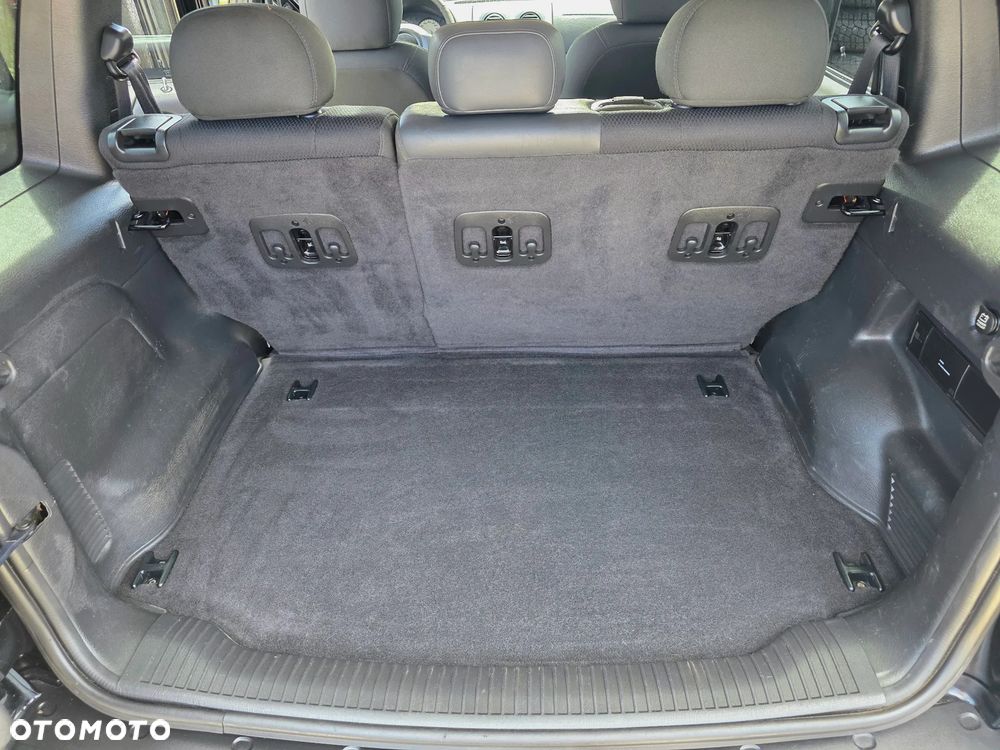 Jeep Cherokee - 21