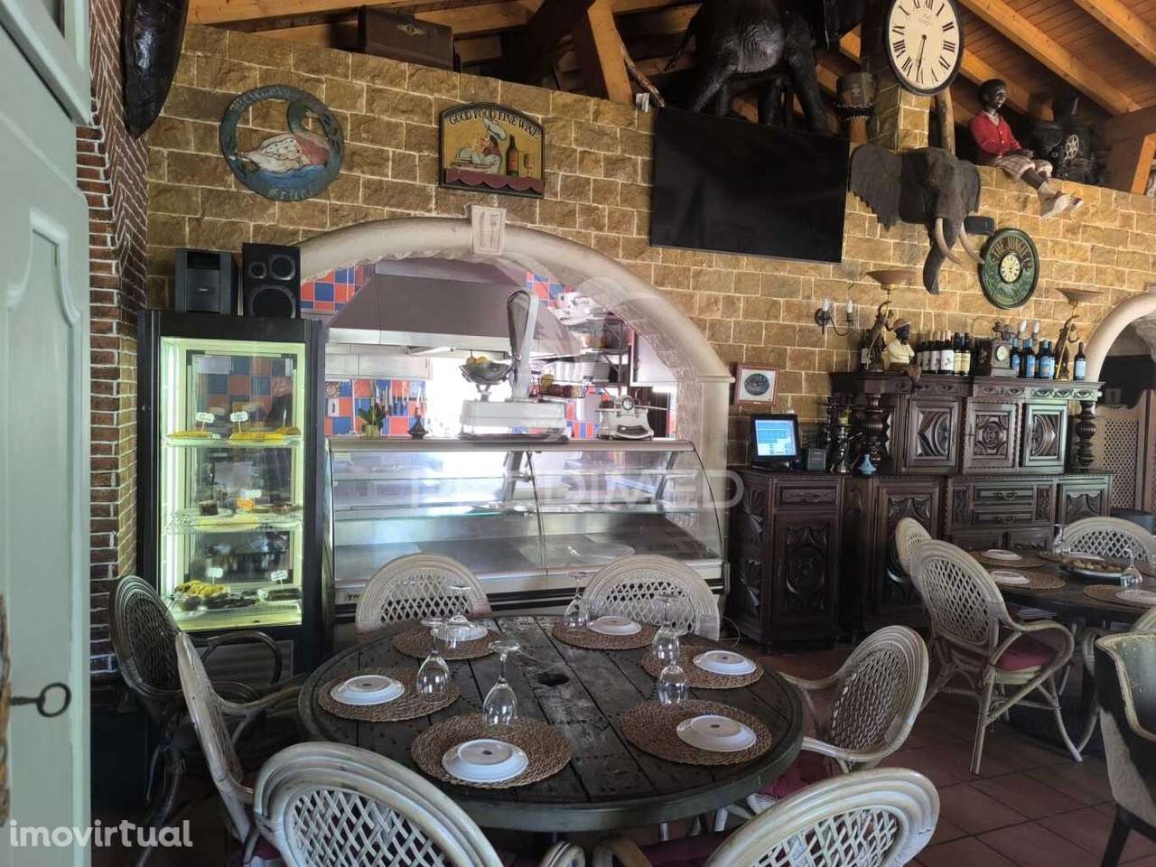 Restaurante totalmente equipado com casa e terreno - Grande imagem: 4/22