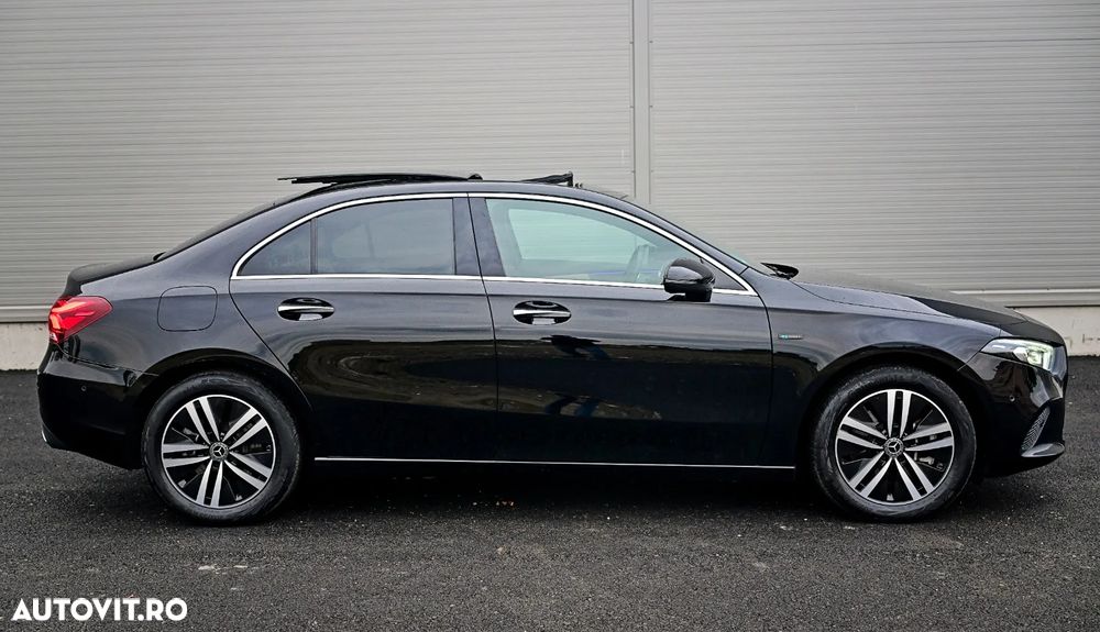 Mercedes-Benz A 250 e 8G-DCT Edition 2020 - 4