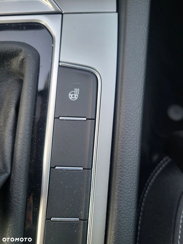 Volkswagen Passat 2.0 TDI SCR DSG Business - 17