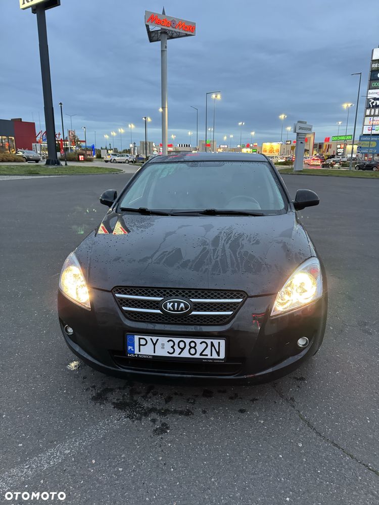 Kia Ceed - 1