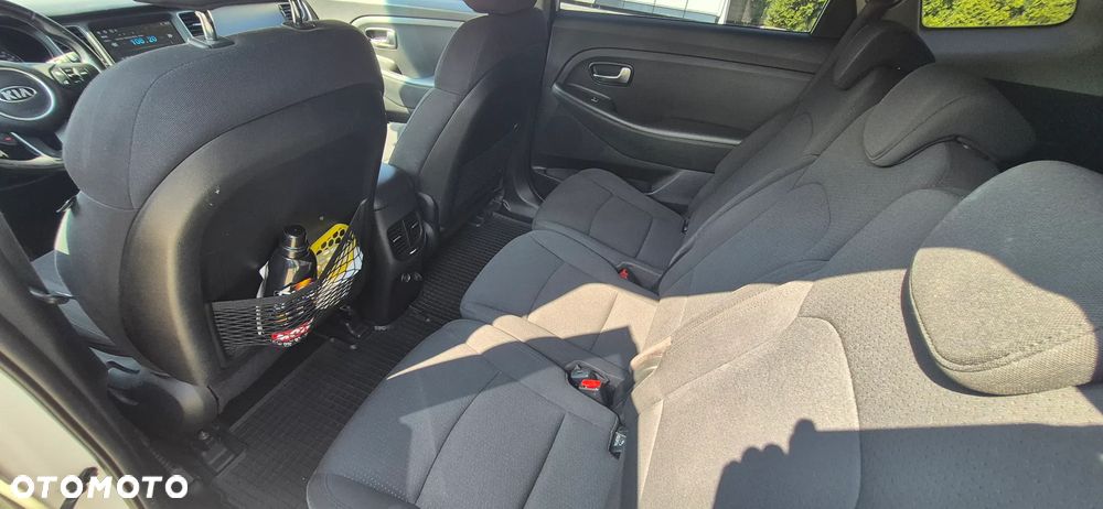 Kia Carens 1.7 CRDi 115 Dream Team Edition - 10