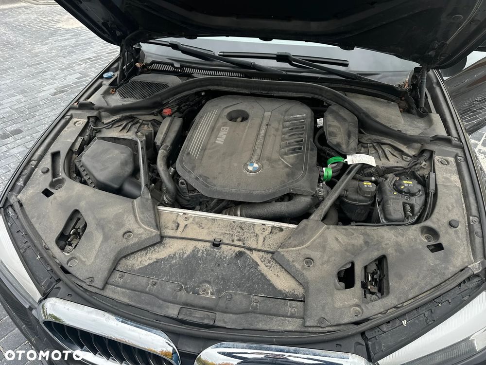 BMW Seria 5 540i xDrive Luxury Line - 23