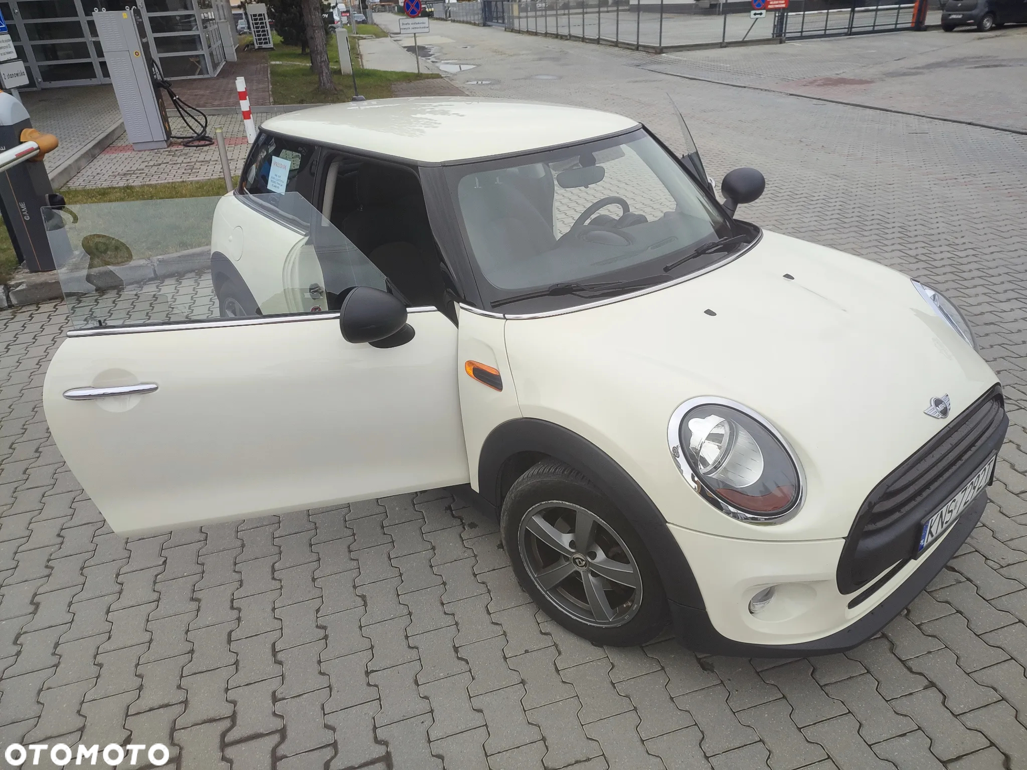 MINI ONE First - 9