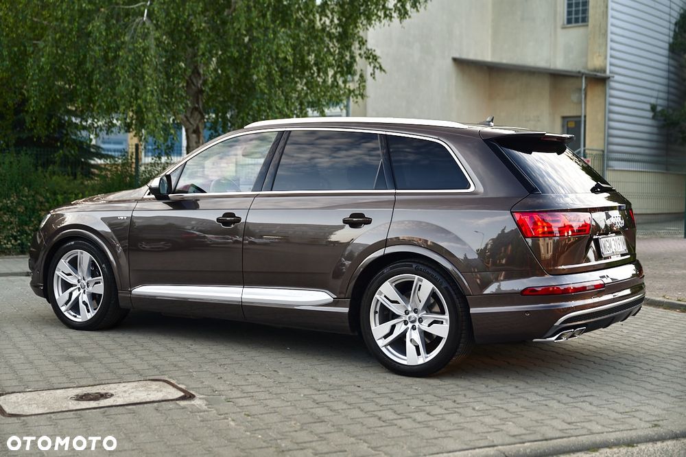 Audi SQ7 - 7