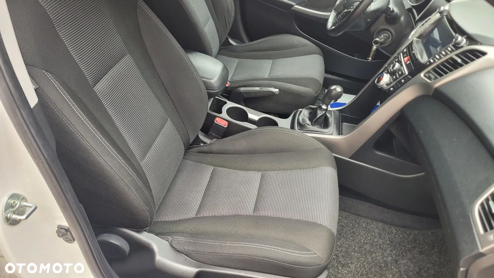 Hyundai i30 i30cw 1.6 CRDi Intro Edition - 34
