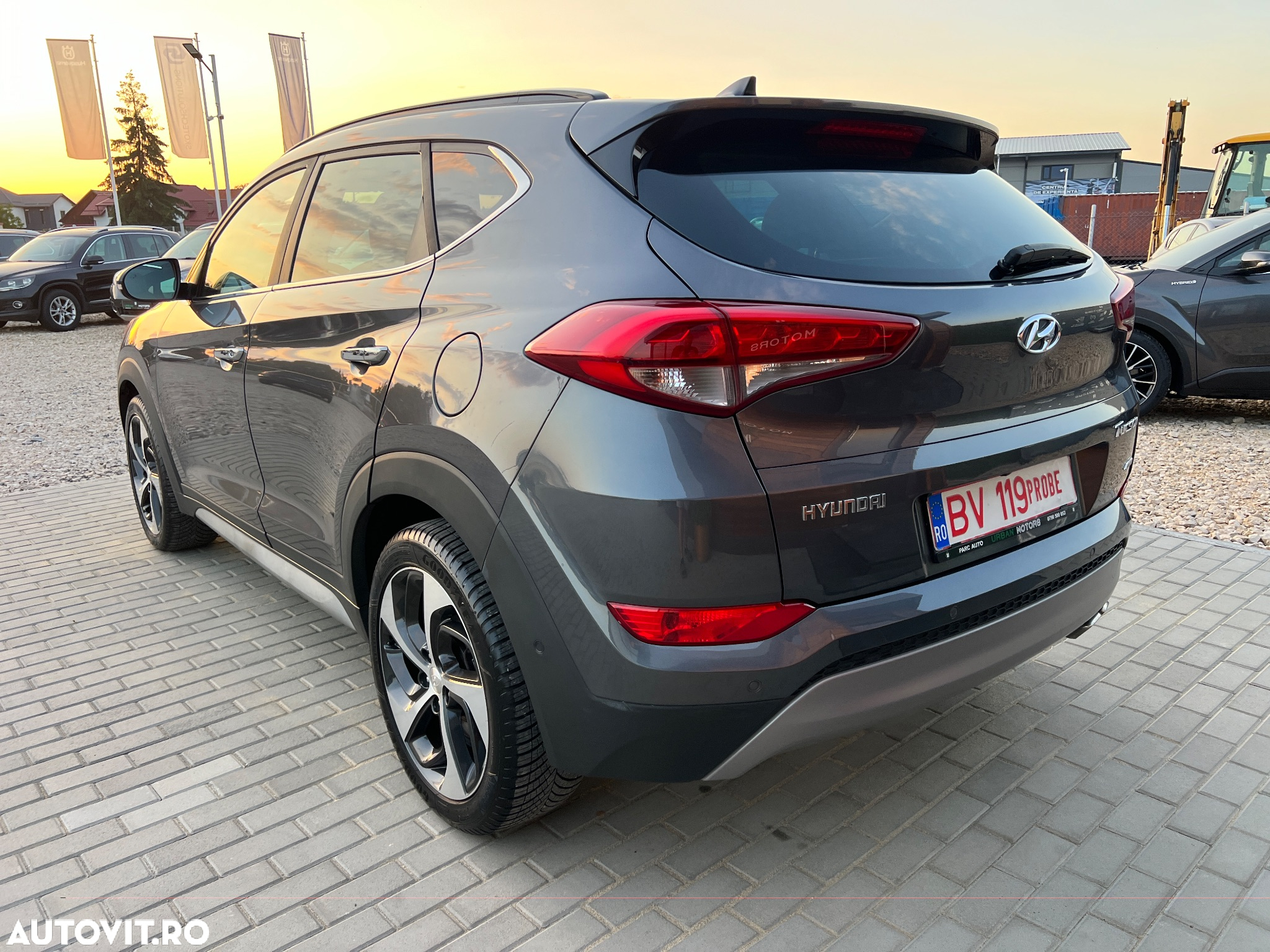 Hyundai Tucson 2.0 CRDI 4WD Automatik Premium - 13