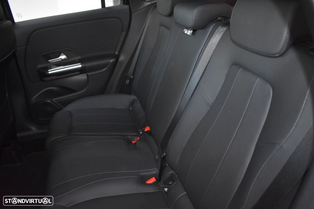 Mercedes-Benz GLA 250 - 50