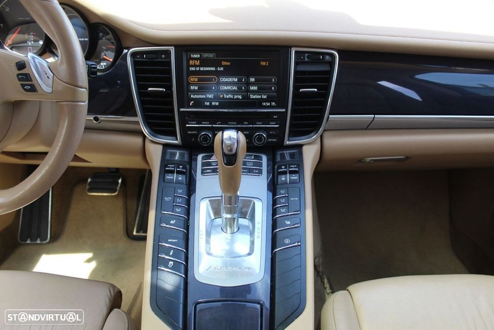 Porsche Panamera Platinum Edition - 25