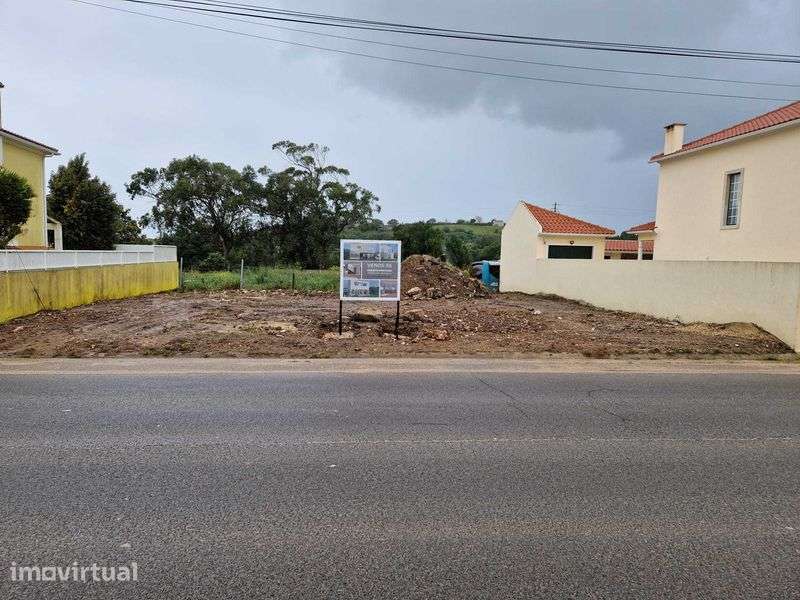 Terreno com projeto aprovado para moradia unifamiliar - Grande imagem: 2/3
