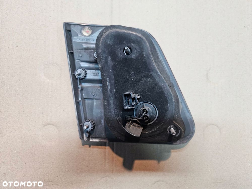 toyota avensis t27 12-14 sedan lampa prawy tył klapa - 2