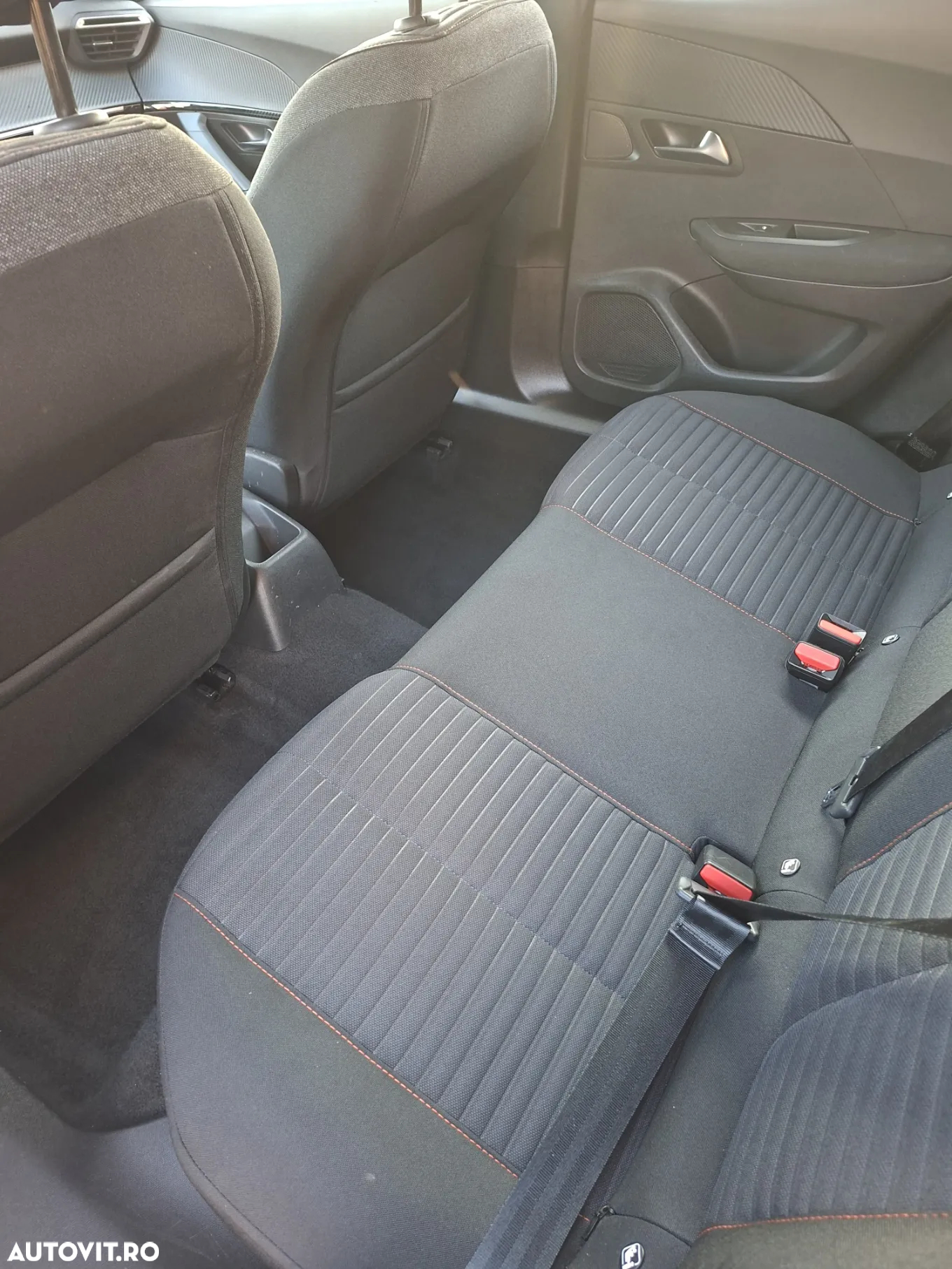 Peugeot 2008 1.2 PureTech EAT8 STT Active Pack - 17