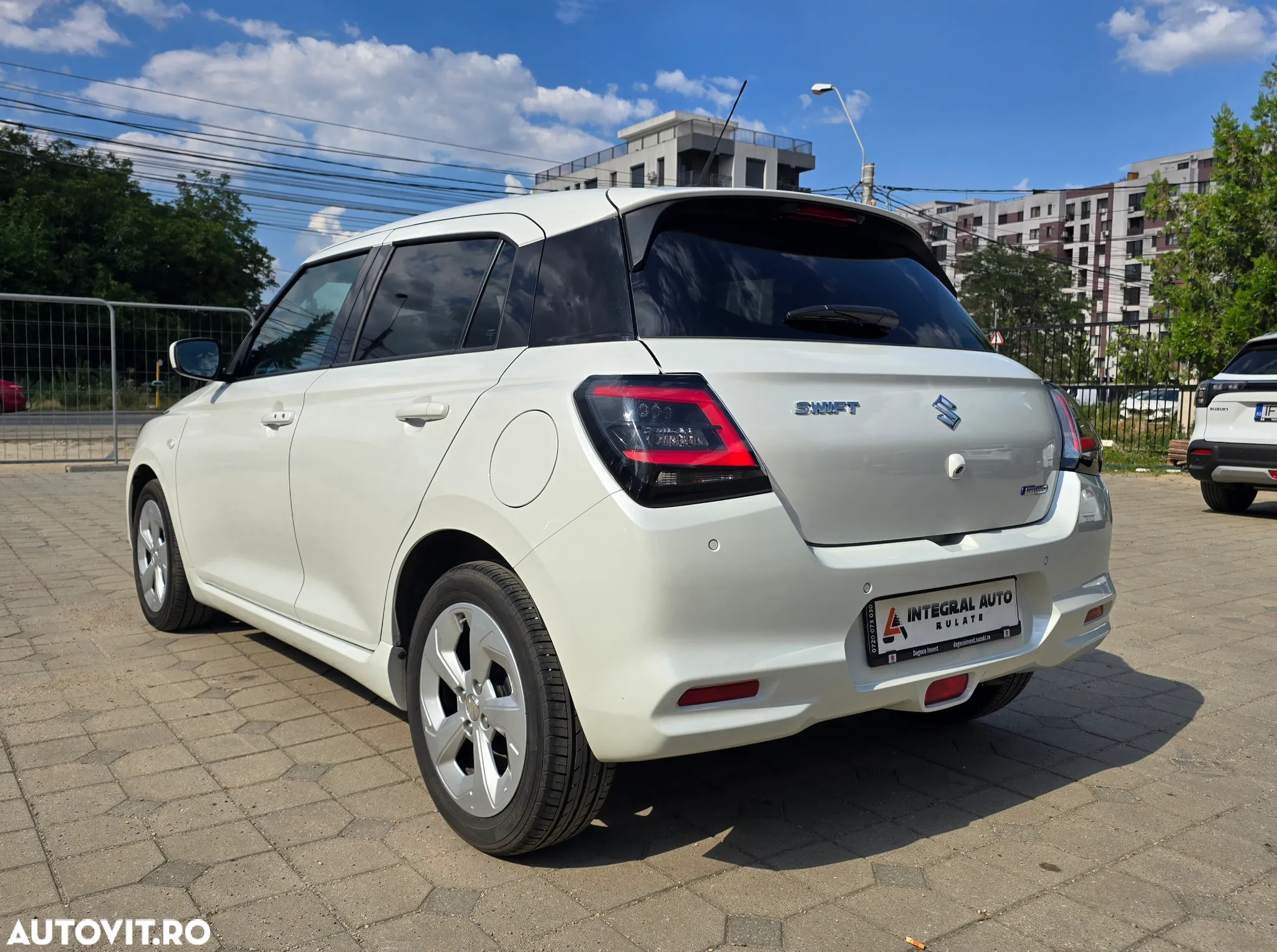 Suzuki Swift 1.2 Dualjet 12V MHEV Passion - 4