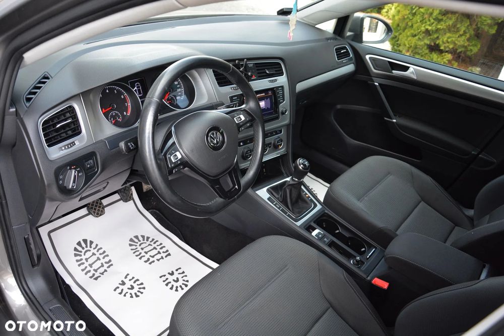 Volkswagen Golf - 15