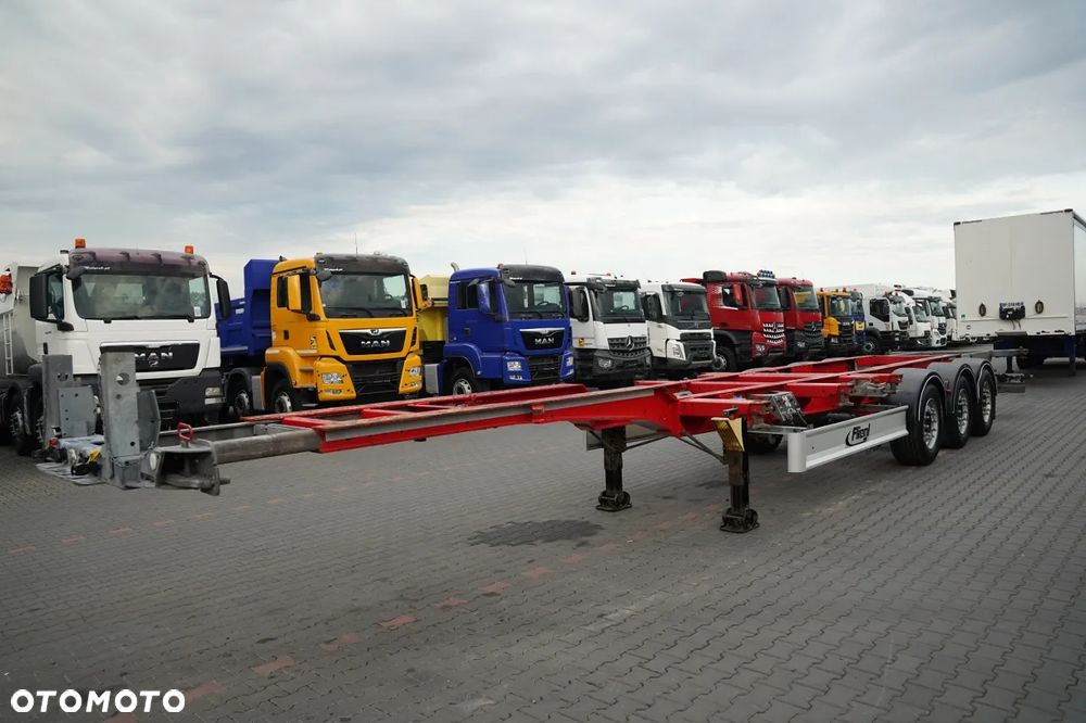 Fliegl / NACZEPA PODKONTENEROWA / DO WSZYSTKICH KONTENERÓW / UNIWERSALNA / ROZSUWANY PRZÓD I TYŁ / OŚ PODNOSZONA / OSIE SAF / - 4