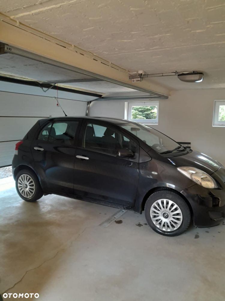 Toyota Yaris 1.0 Active - 1