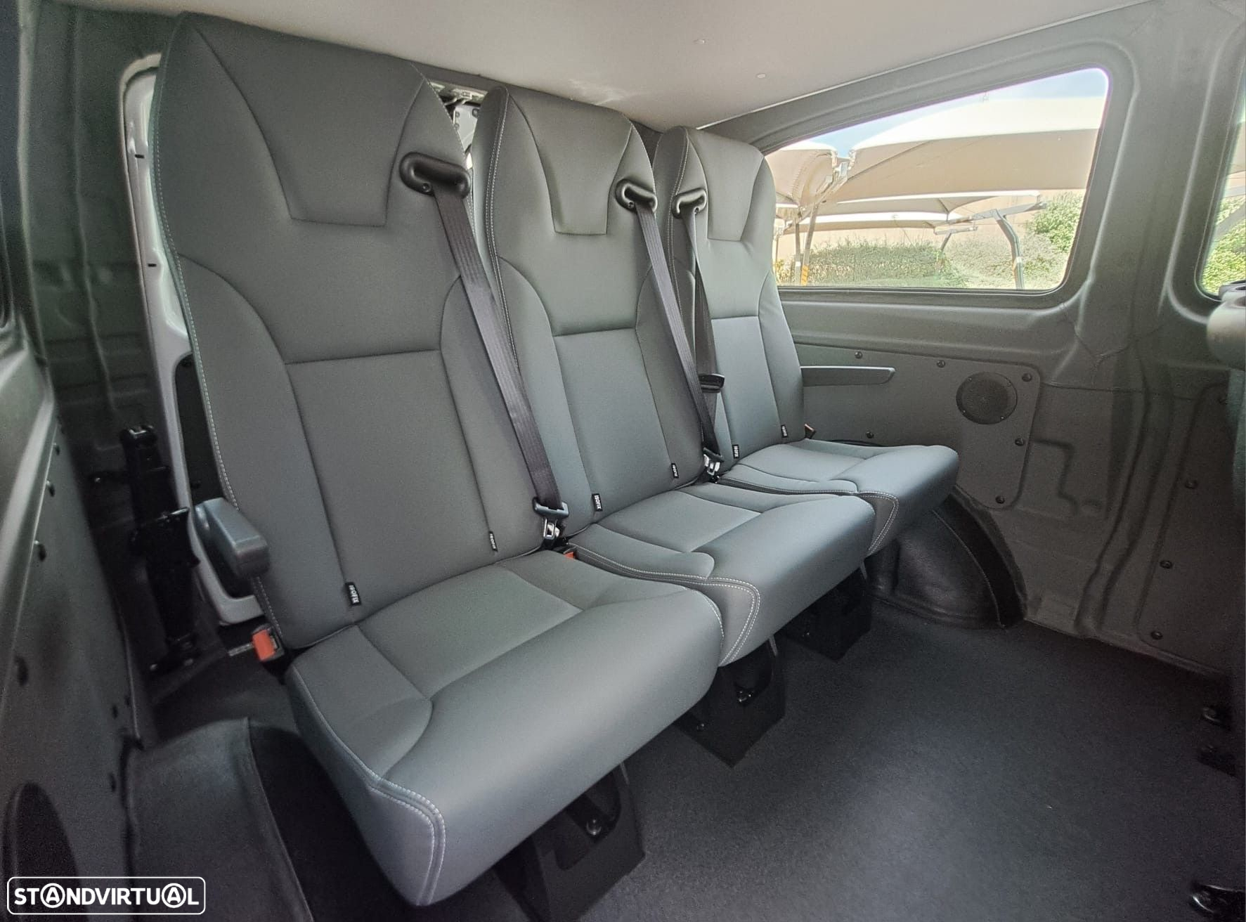 Mercedes-Benz eVito Tourer - 16