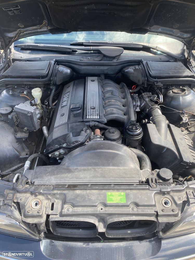 BMW 523 i - 12
