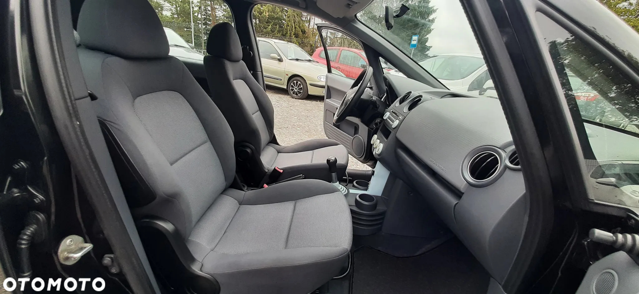 Mitsubishi Colt - 35